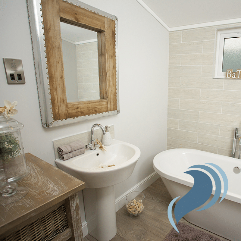 https://silverbay.co.uk/wp-content/uploads/2017/03/LUXURY-LODGE-SPOTLIGHT-–-THE-OYSTER-CATCHER-Bathroom.png