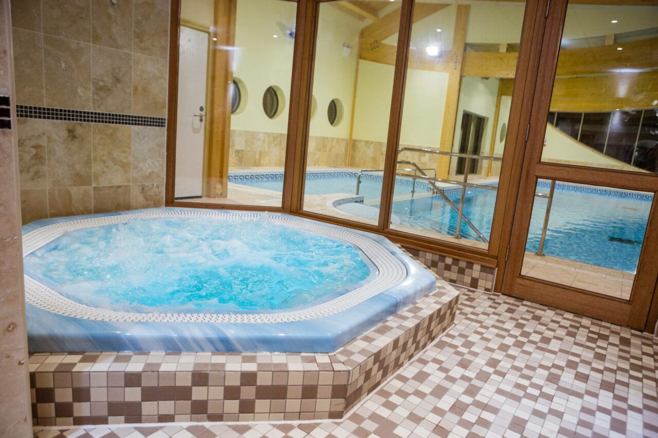 Silver-Bay-Spa-and-Leisure-Complex-Jacuzzi-3